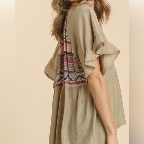 Umgee Abstract Printed Split Neck Short Ruffle Sleeve Top-Small - Picture 2 of 6